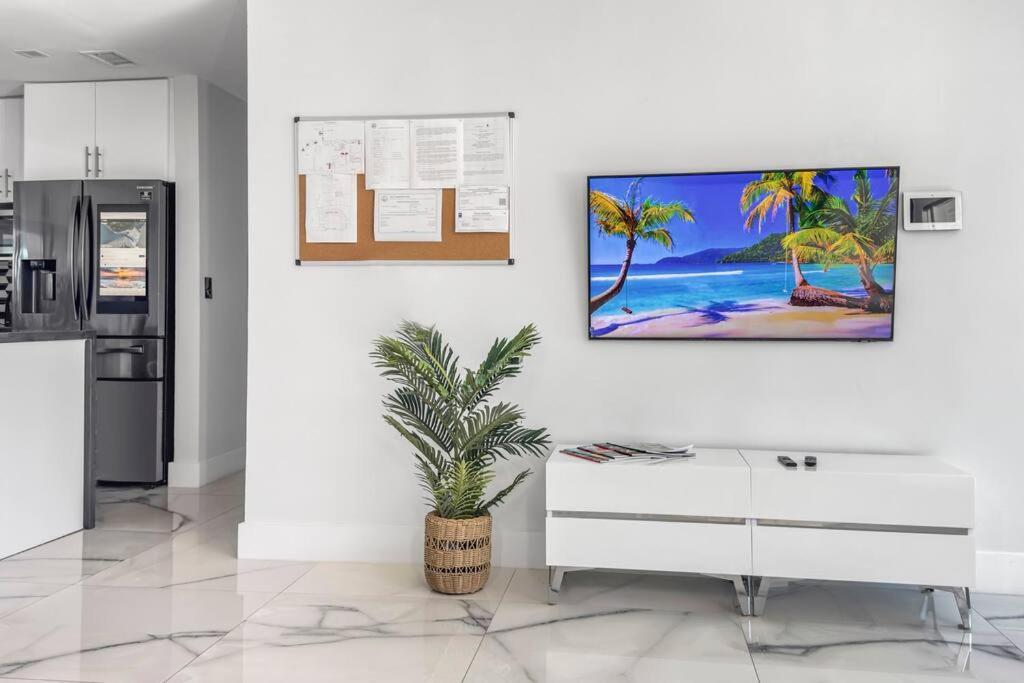 Amazing Home W Heated Pool 8 Mins To The Beach Lighthouse Point Exterior foto
