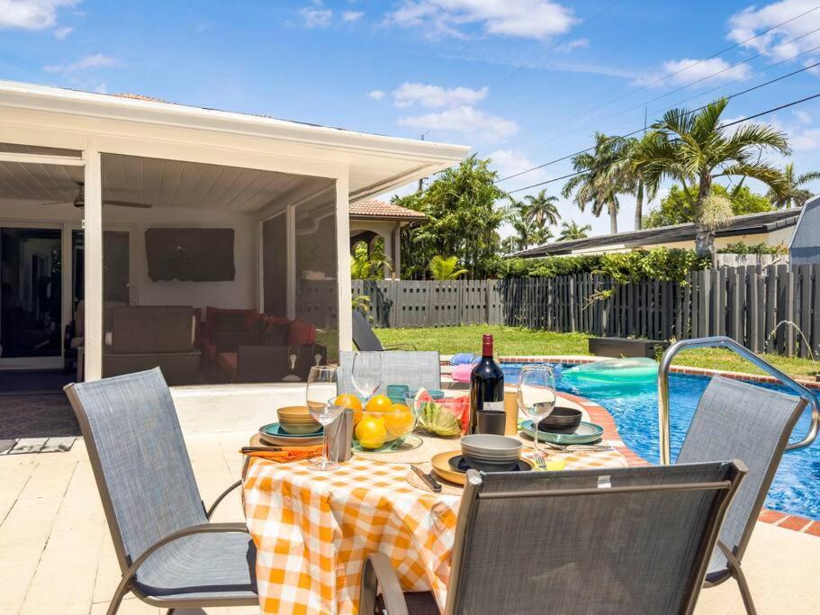 Amazing Home W Heated Pool 8 Mins To The Beach Lighthouse Point Exterior foto